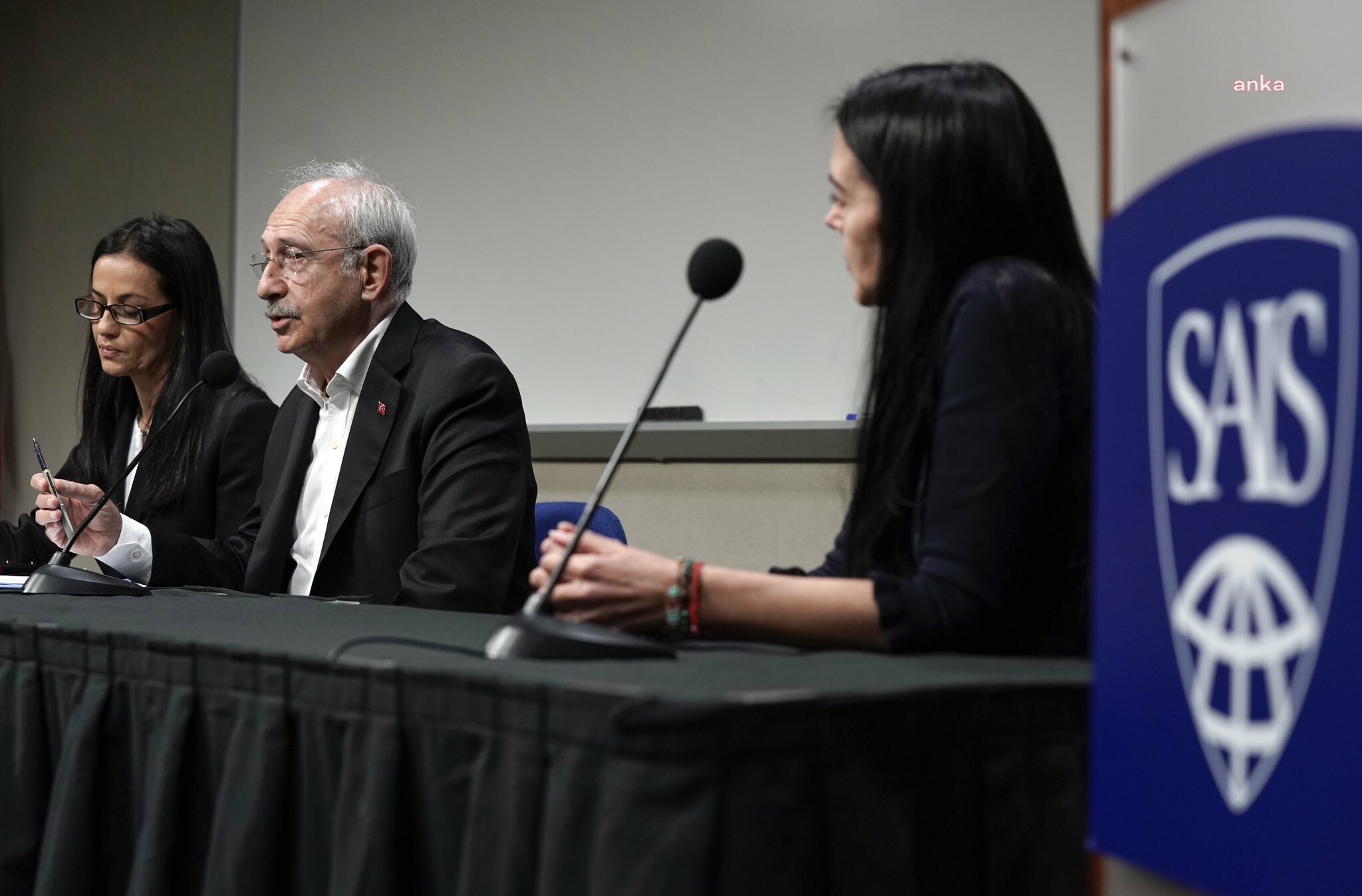 KILIÇDAROĞLU, ABD'DE JOHN HOPKİNS ÜNİVERSİTESİNİ ZİYARET ETTİ: “GENÇLERİMİZİN DÜNYA GENÇLİĞİYLE BAĞINI GÜÇLENDİRECEĞİZ”