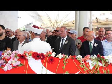 Yaşamını yitiren gazeteci Şükran Soner için cenaze namazı kılınıyor #Canlı