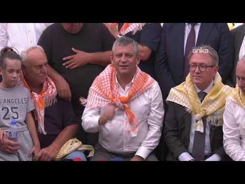YENİ Parti Genel Başkanı Özgür Özel, Hacıhaliller Mahallesi'nde üzüm bağını ziyaret ediyor #Canlı