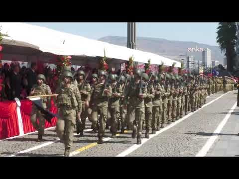 Ağustos Zafer Bayramı dolayısıyla İzmir'de resmi geçit töreni düzenleniyor #Canlı