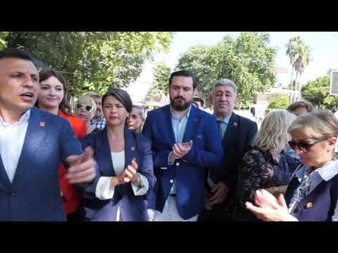Özgür Çelik, Eyüpsultan'da pazar ve esnaf ziyaretinin ardından açıklama yapıyor #Canlı