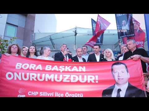 Silivri Belediye Başkanı Bora Balcıoğlu'nun gözaltına alınması belediye önünde protesto ediliyor