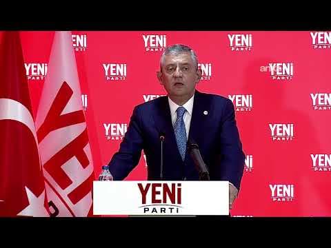 Özgür Özel, partisinin genel merkezinde  İl Başkanları Toplantısında konuşuyor