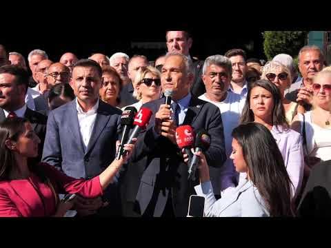 Özgür Çelik ve Suat Özçağdaş, Üsküdar Belediyesi'nin önünde açıklama yapıyor #Canlı