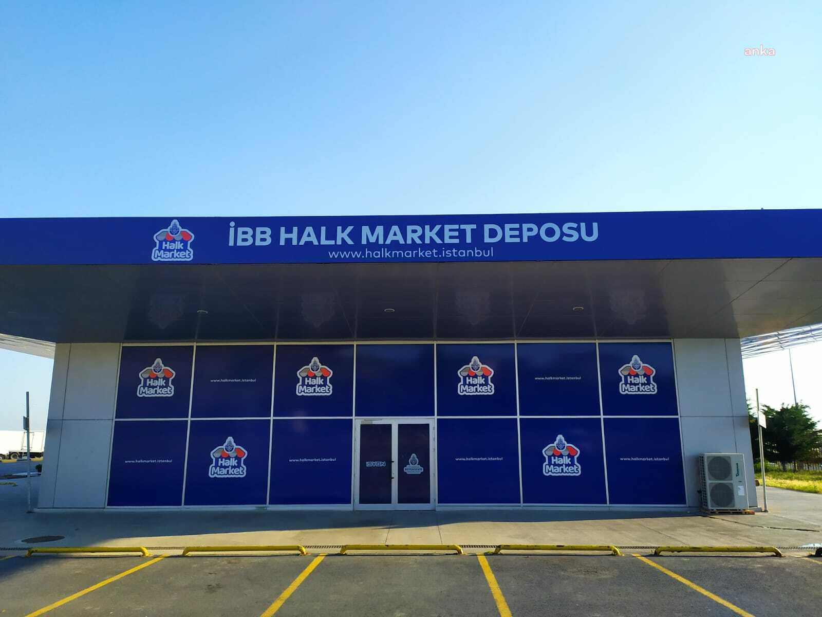 İBB HALK MARKET'TE 800'ÜN ÜZERİNDE ÜRÜN SATILIYOR