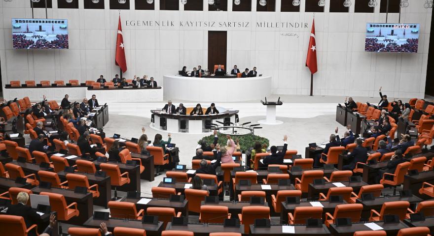 ENERJİ ALANINDA DÜZENLEMELER İÇEREN MADEN KANUNU TEKLİF KABUL EDİLDİ