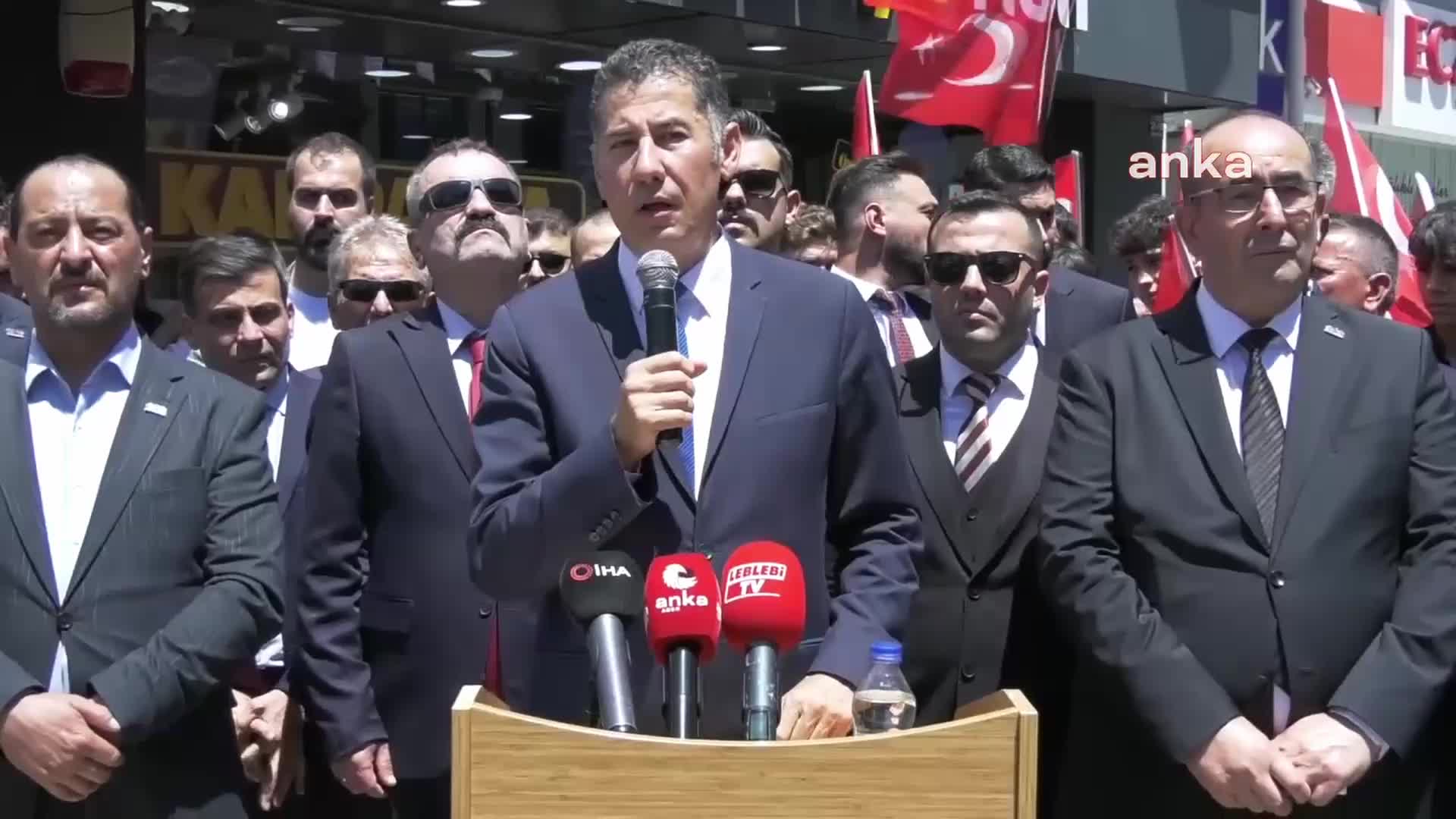 Sinan Oğan Çorum'da konuştu: "Son üç yıl yanlış yapılan ekonomi politikasının ceremesini çekiyoruz"