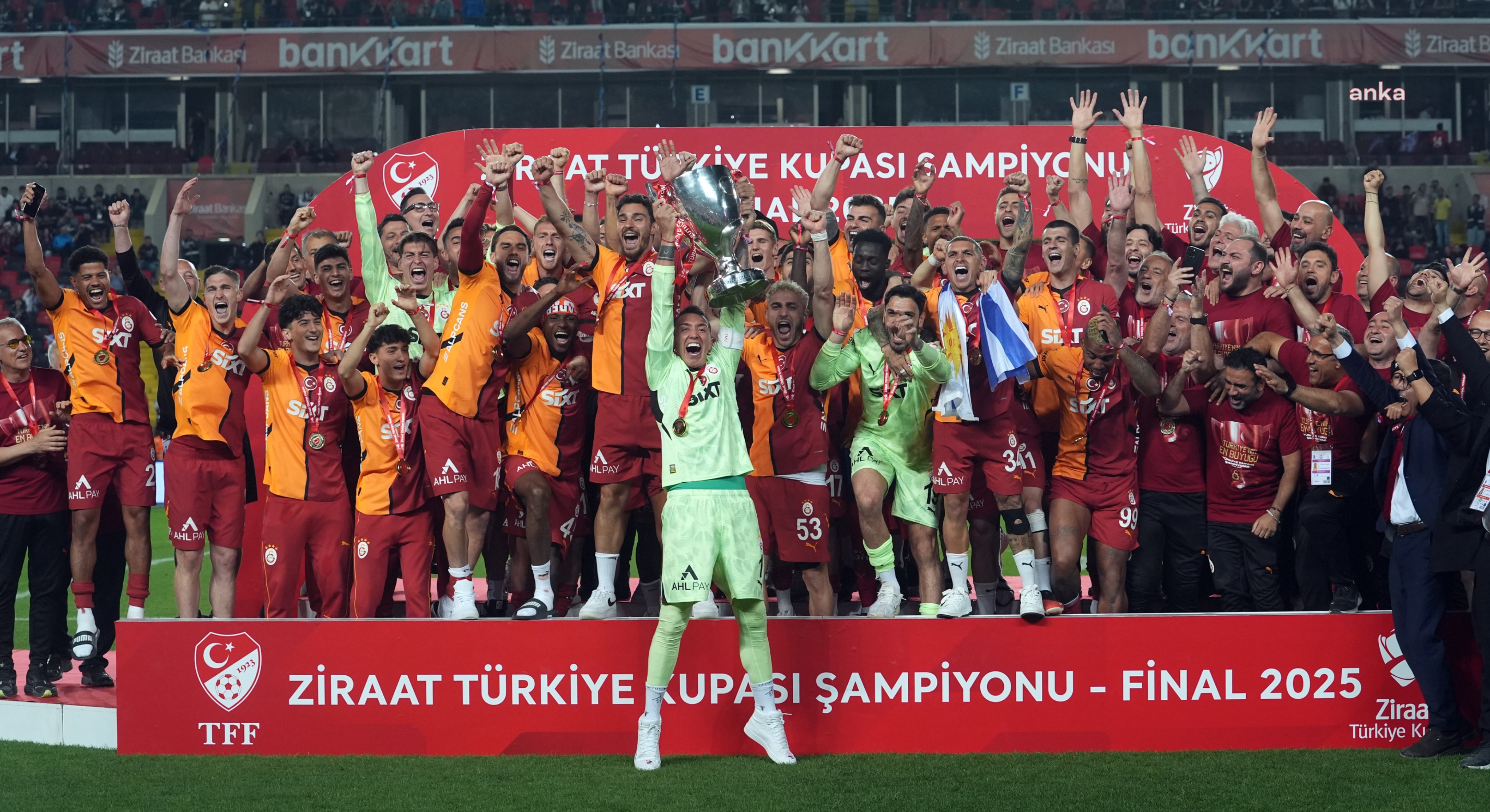 Galatasaray, Trabzsonspor'u 3-0 yenerek Türkiye Kupası'nı 19. kez kazandı