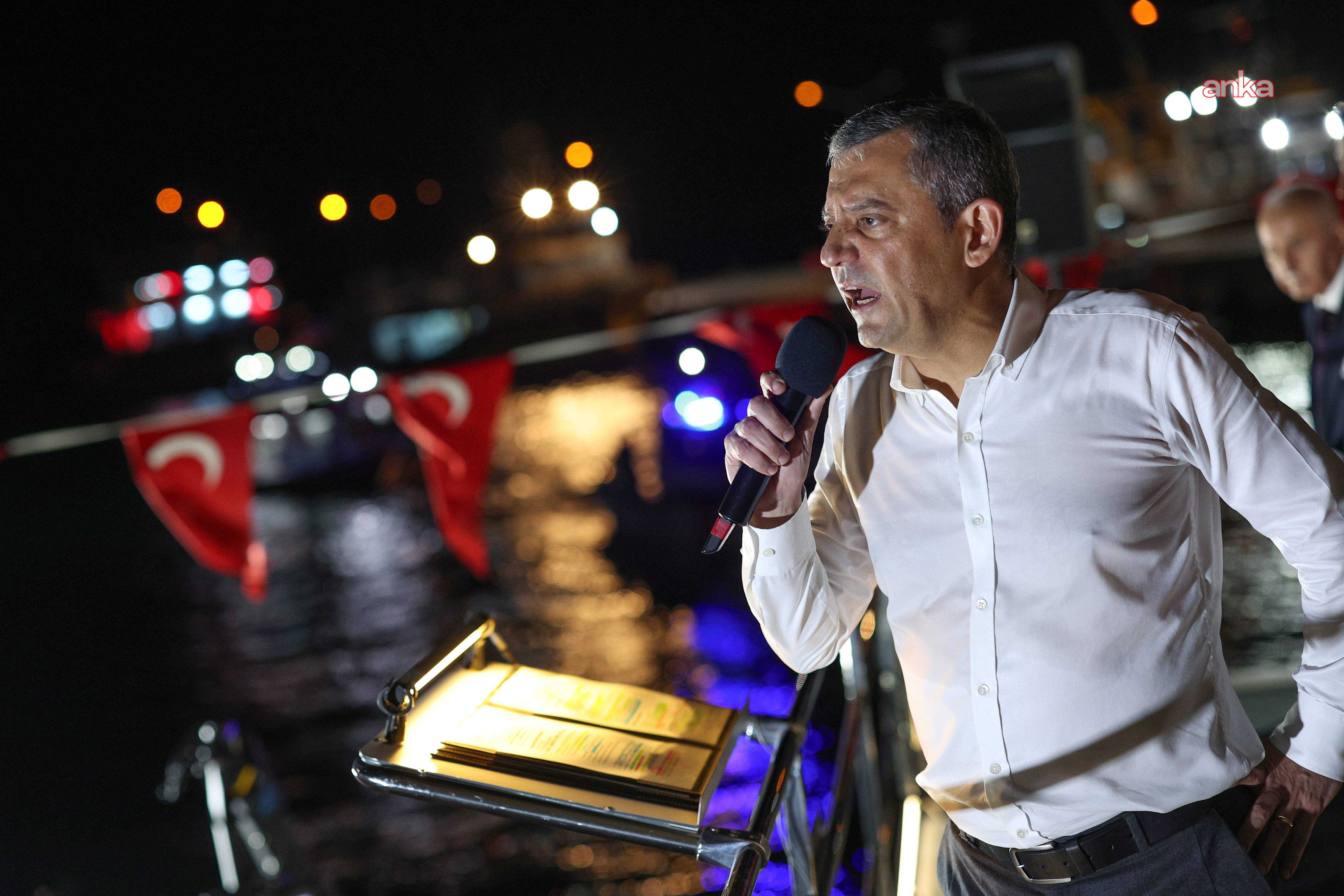 CHP'nin Sinop mitingi... Özgür Özel: "Bu çete iddianameyi yazdığında Ekrem  İmamoğlu değil, ona iftira atanları yargılayacağız"