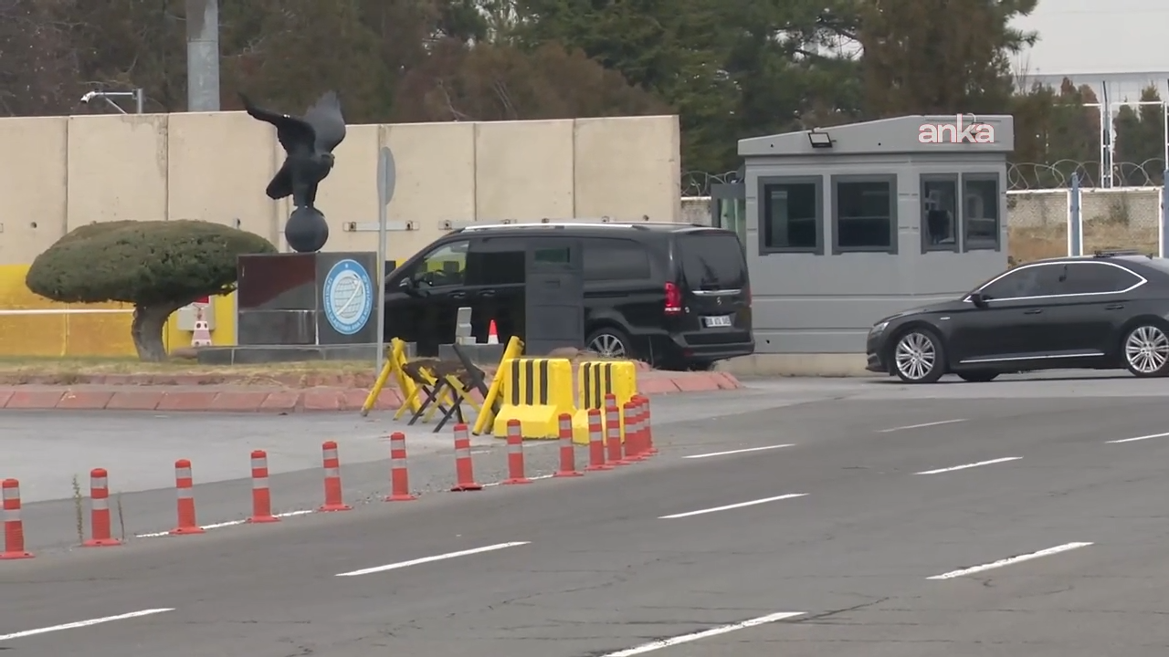 Özgür Özel, Kayseri’de 12’nci Ulaştırma Ana Üs Komutanlığı’na taziye ziyaretinde bulundu