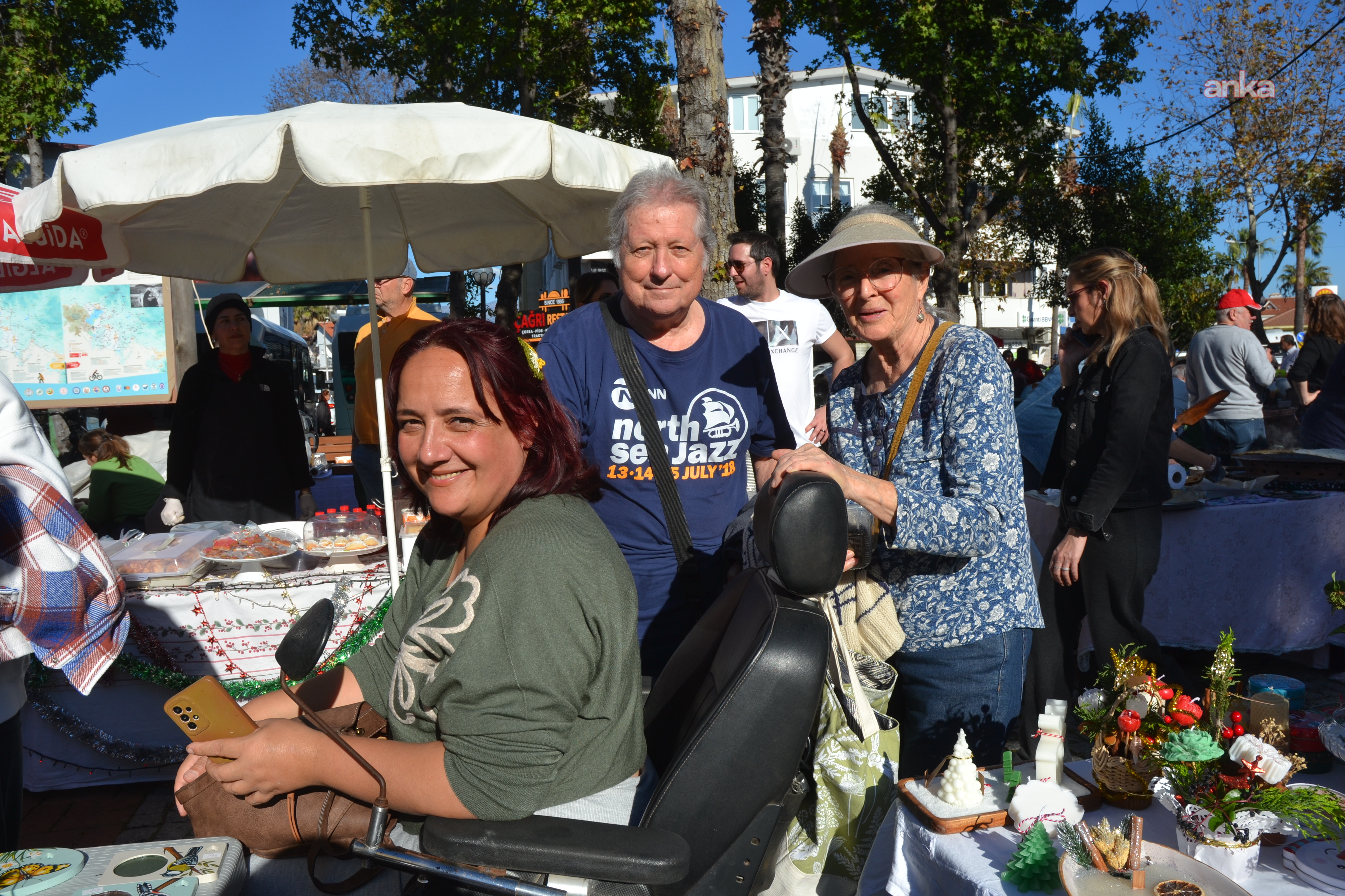 46 yaşındaki Gülay Çolak, resim tutkusuyla engelleri aşıyor