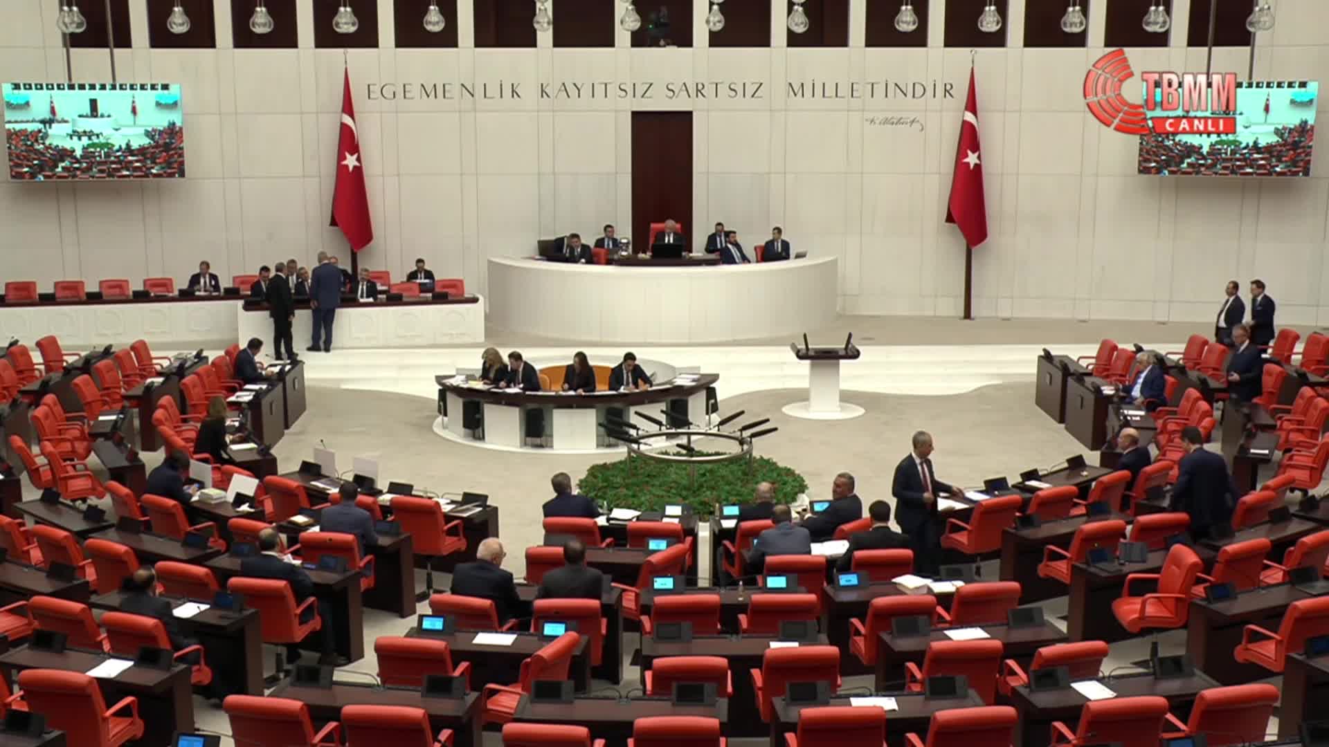 Murat Emir: "560 milyar lira büyük soygun var" dediler, oysa İBB'nin 5 yıllık bütçesi 560 milyar lira etmiyor