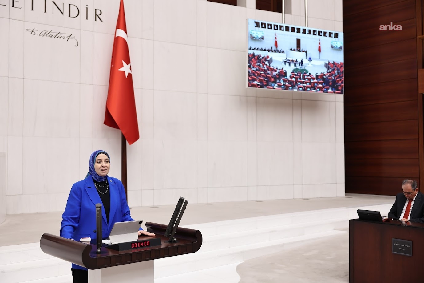 Yeni Yol Partisi İstanbul Milletvekili Elif Esen'den MESEM tepkisi:

"Staj için geldikleri Meclis’te kız çocuklarının nasıl tacize uğradığını, staj yaparken gencecik evlatlarımızın niye öldüğünü sormak zorundayız"