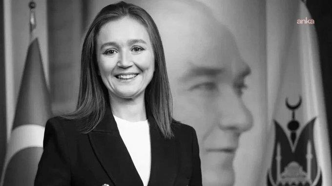 Şehzadeler Belediye Başkanı Gülşah Durbay'ın vefatı

Mahmut Arıkan: Genel Başkan Sayın Özel olmak üzere tüm CHP camiasına başsağlığı diliyorum