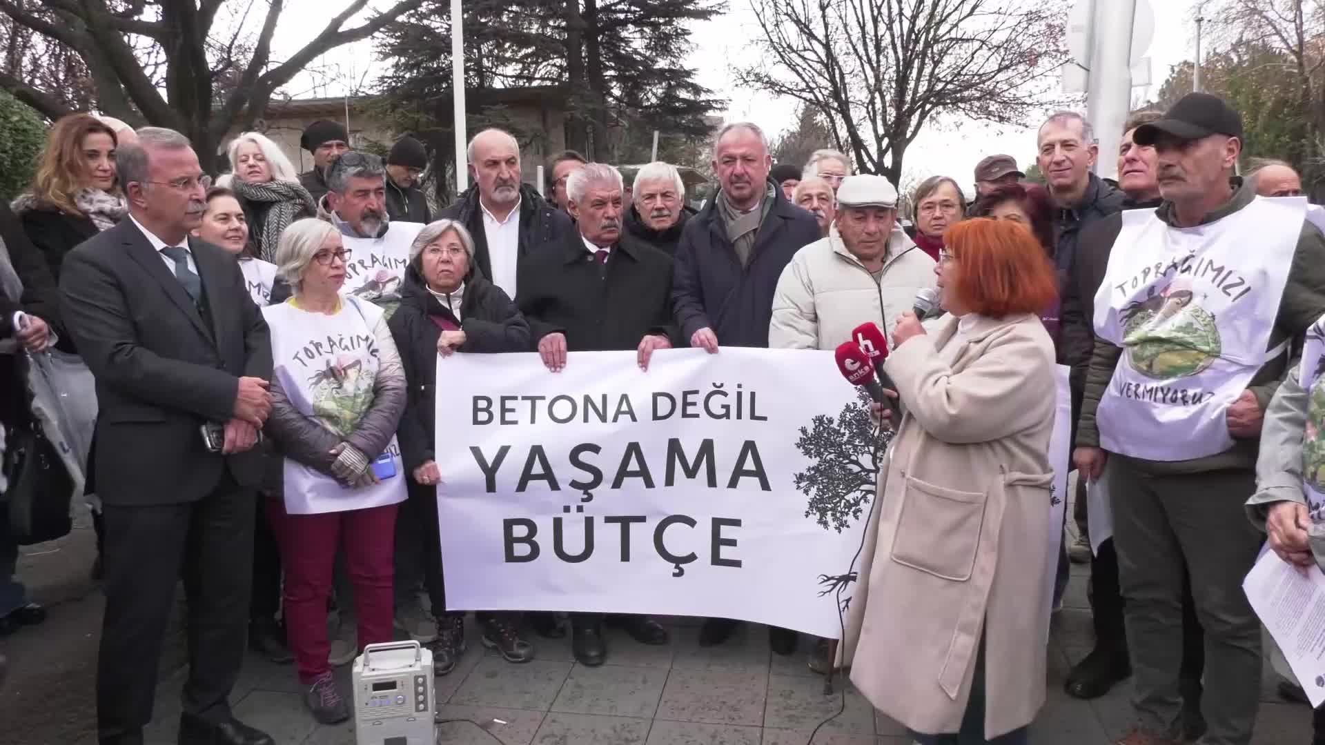 Toprağımızı Vermiyoruz Platformu, Meclis kapısından seslendi: Doğayı yoksayan 2026 bütçesini kabul etmiyoruz