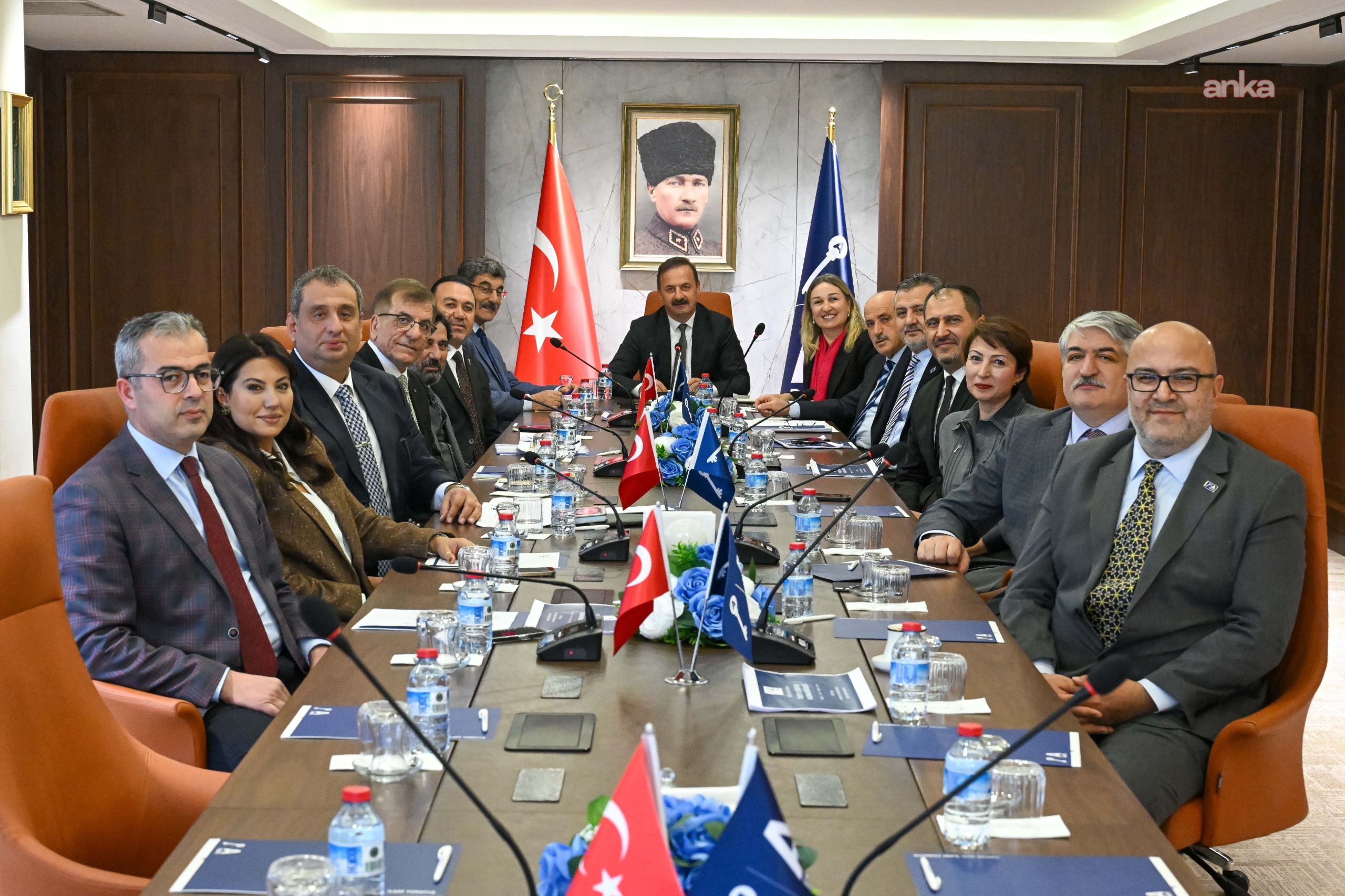 Anahtar Parti: Venezuela'nın Geleceği Halkın İradesiyle Şekillenecek