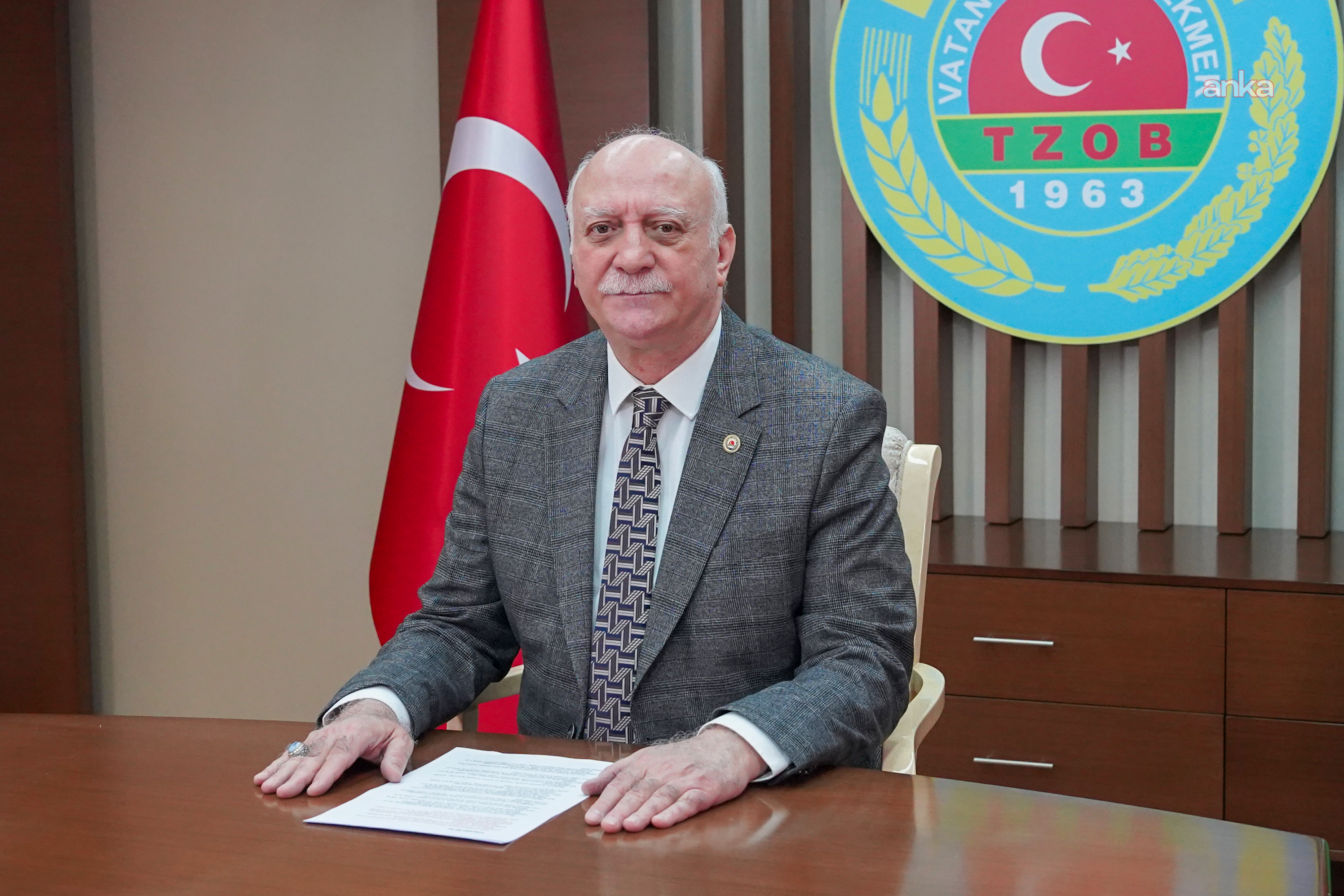 Türkiye Ziraat Odaları Birliği Genel Başkanı Şemsi Bayraktar:

"Üreticilerimizin ürettiği ürünlerin marketlerde birbirinden farklı yüksek fiyatlara satılması kabul edilebilir değil"