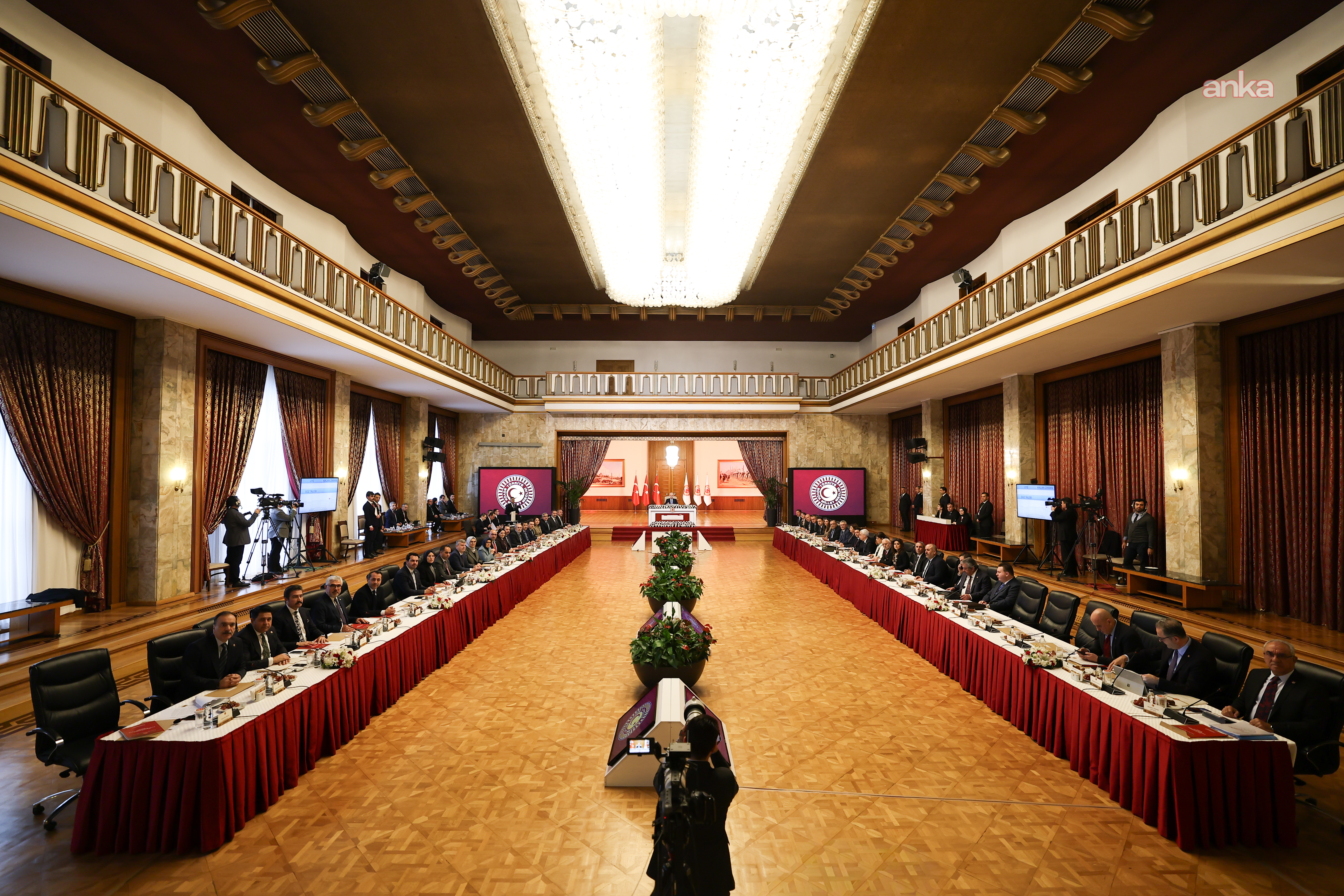 Mehmet Emin Ekmen'den "çözüm süreci raporuna" KHK vurgusu: Takipsizlik ve beraat kararlarının uygulanmamasına dair hususun raporda yer bulmamış olması ciddi eksikliktir