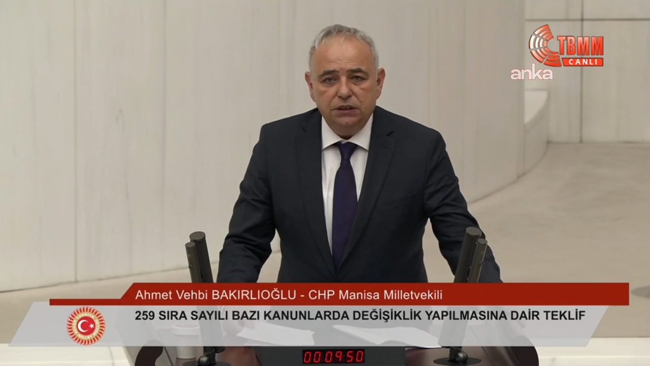 CHP'li Vehbi Bakırlıoğlu: Meclis'te koluna 10 milyon liralık saat takan milletvekillerimiz var ancak bu saatlerde ÖTV yok