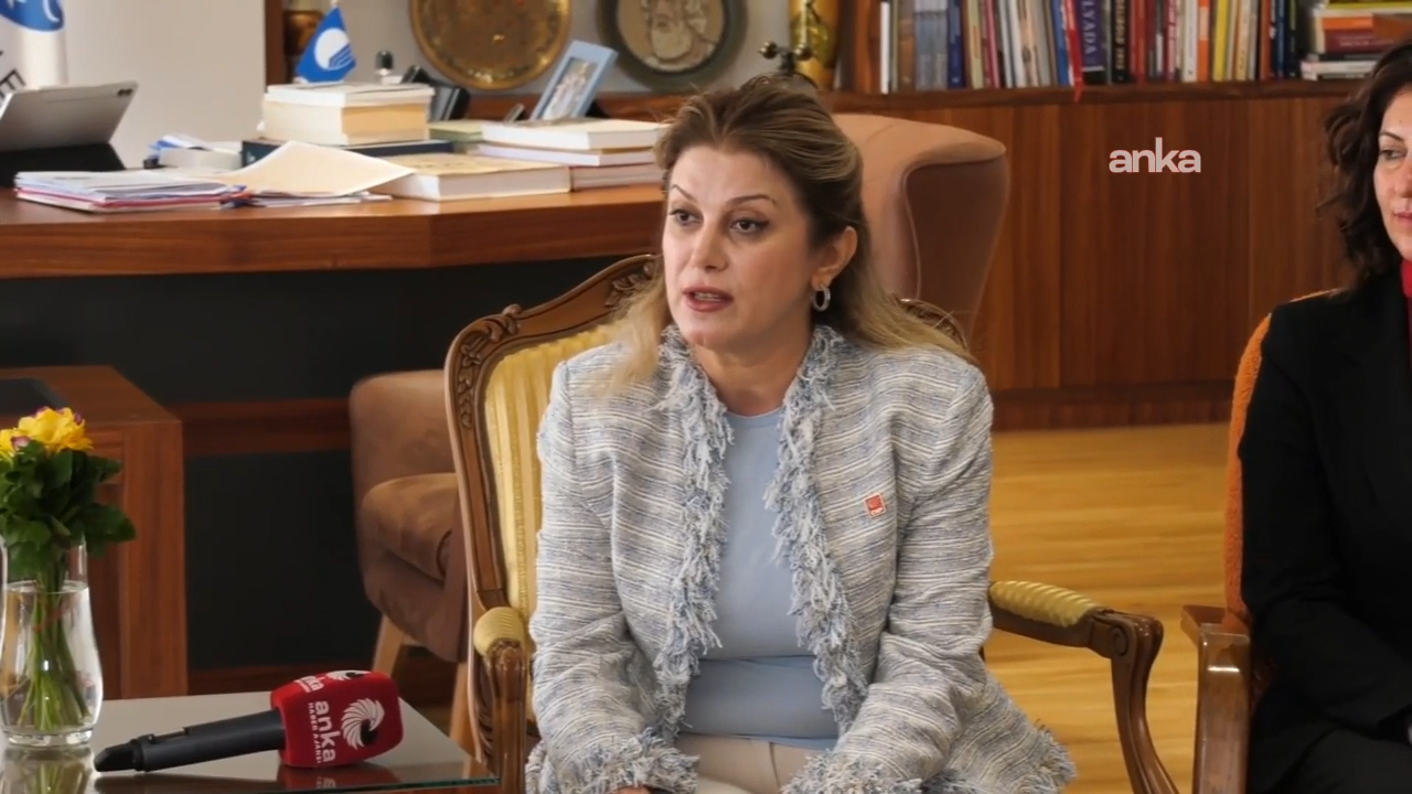 Asu Kaya: Çanakkaleliler Özkan Yalım'a ve Uşaklılara dayanışmalarını göndermeye devam edecekler