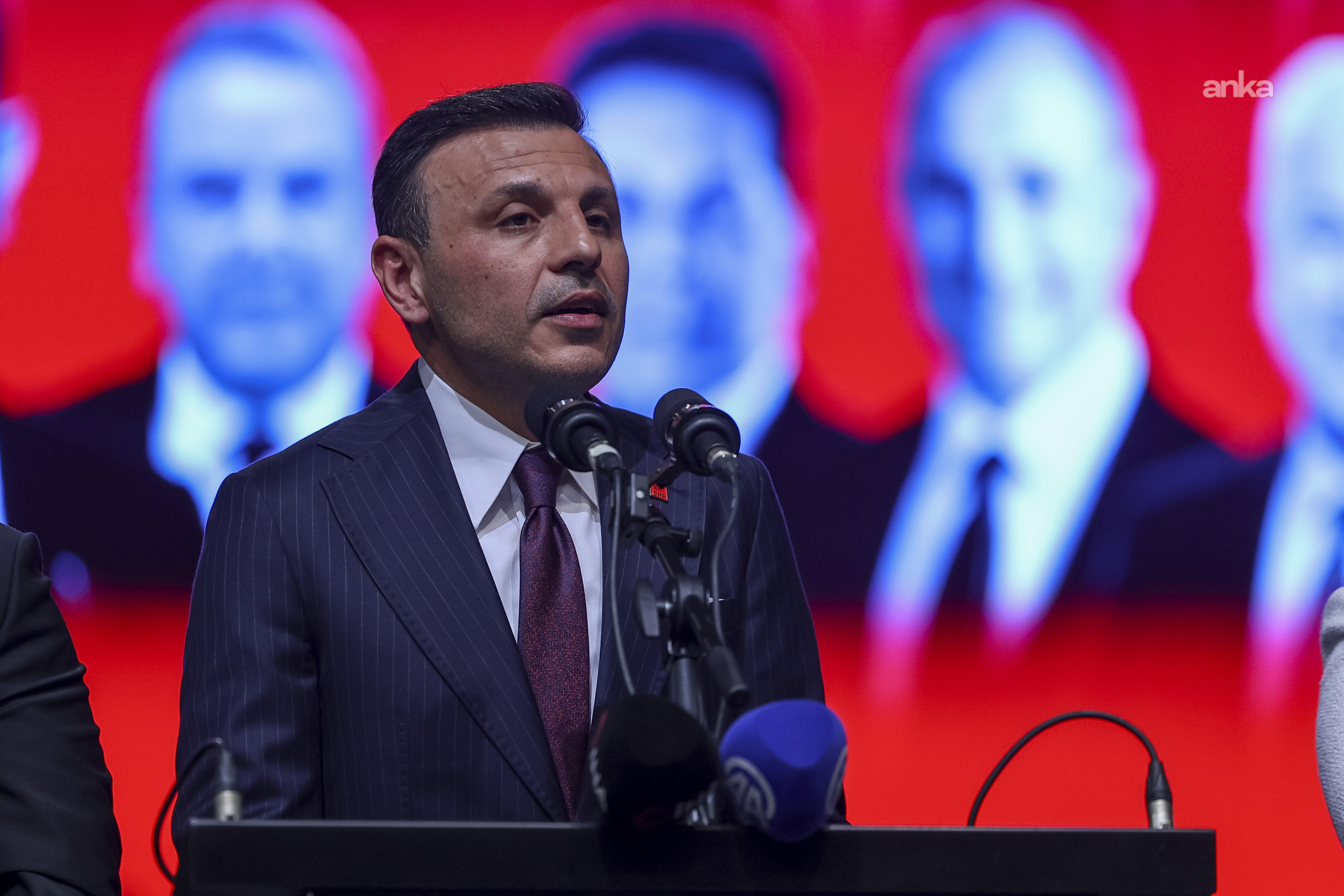 CHP İstanbul İl Başkanı Özgür Çelik: Korku duvarları yıkılmıştır