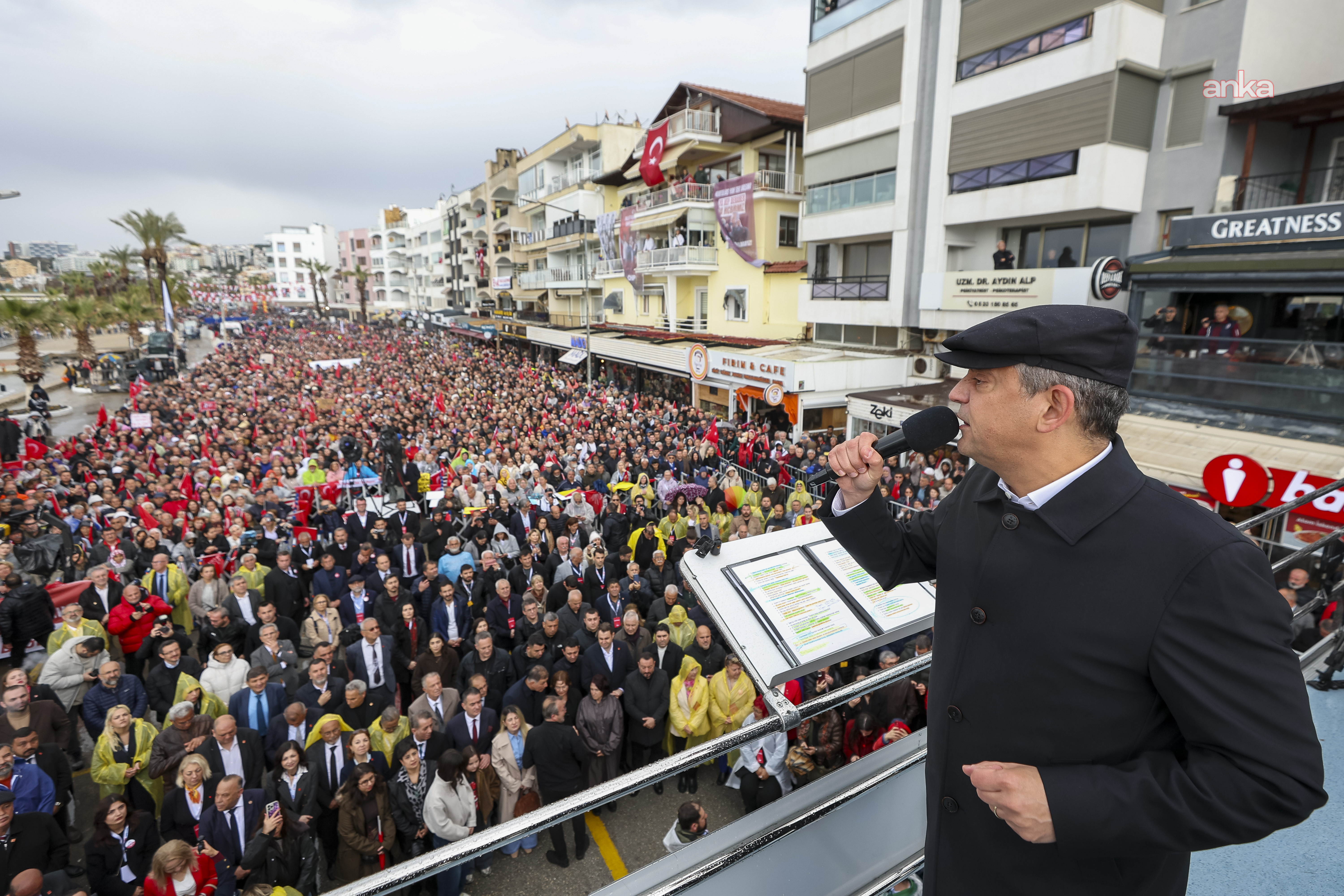 Özgür Özel: Gerekirse ölümü göze alırız, sizin önünüzde eğilmeyiz