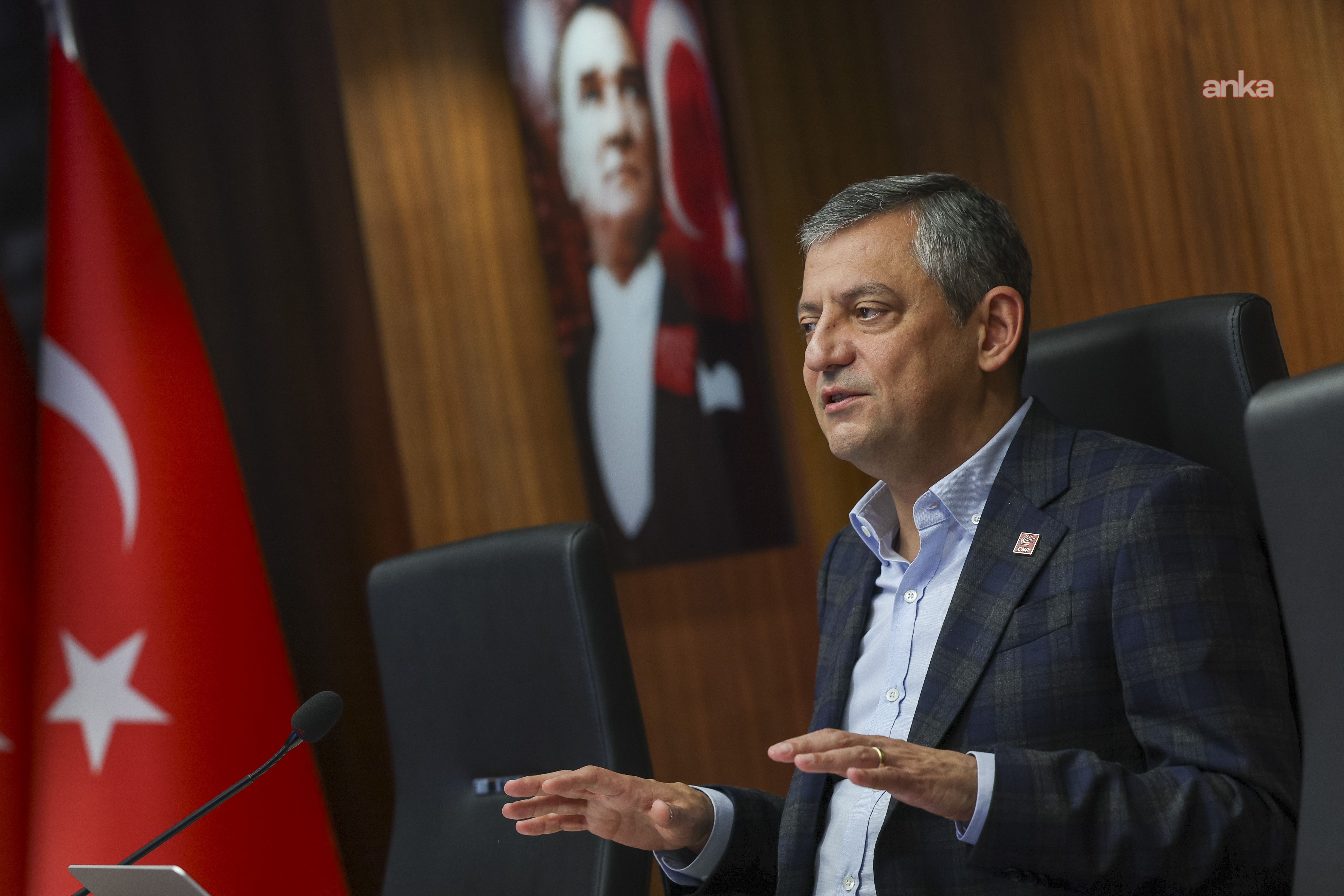 Özgür Özel'den Dünya Kupası'na katılmaya hak kazanan A Milli Takım'a tebrik