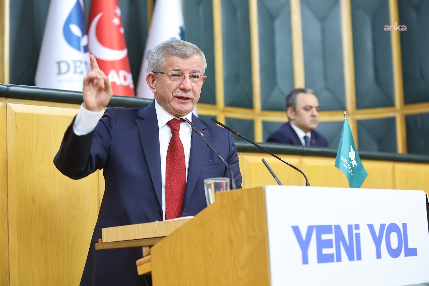 Davutoğlu'ndan Bakan Şimşek'e: Merkez Bankası'ndaki dövizler kimsenin babasının malı değil