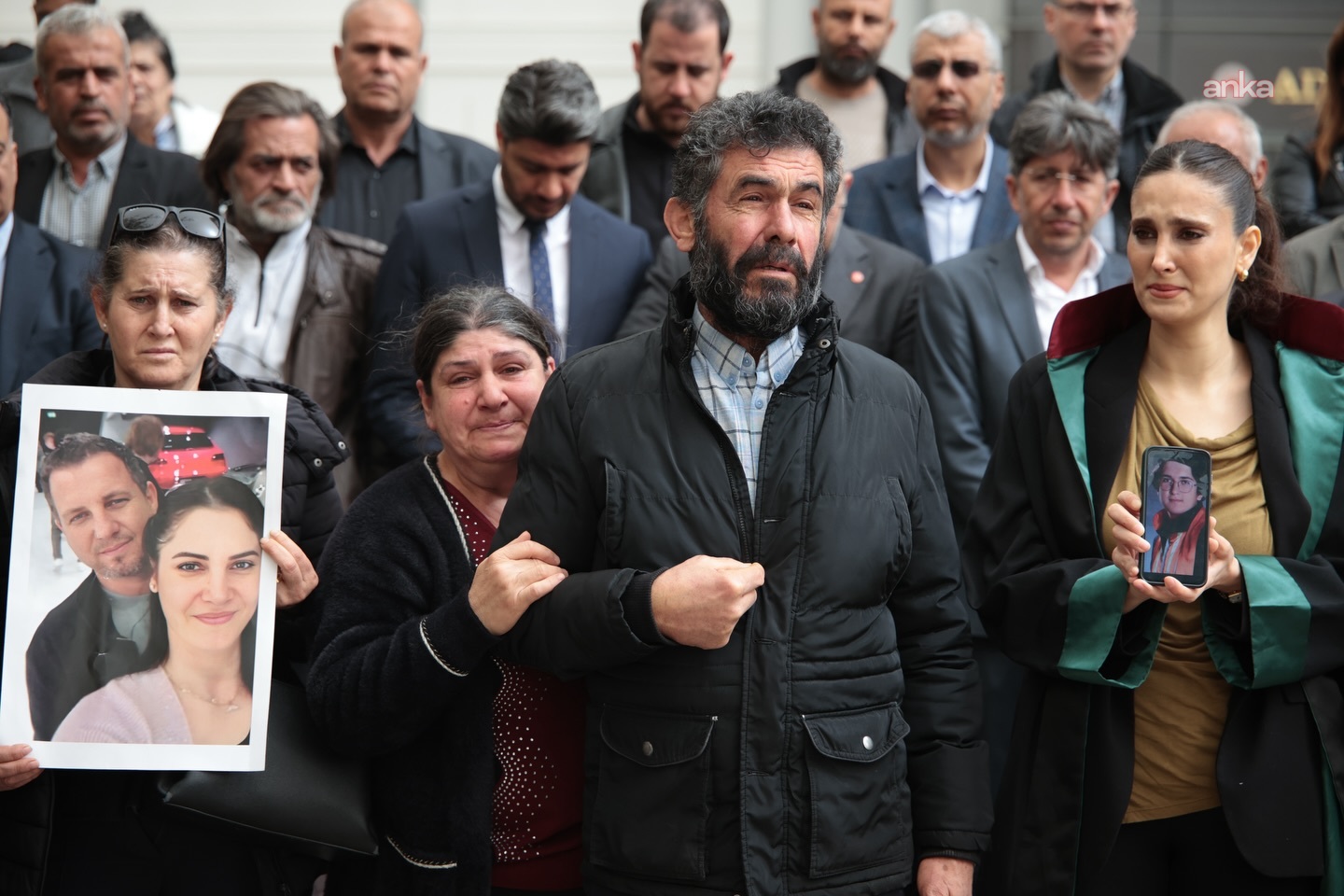 Depremde 269 kişiye mezar olan Rönesans Rezidans'ın duruşmasına devam edilecek, ailelerden dayanışma çağrısı: Kamuoyunu sabah 11.00'de yine buraya bekliyoruz