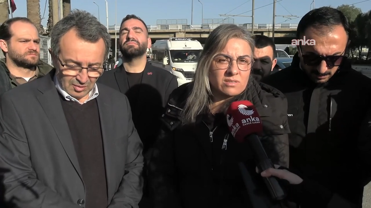 İzmir’de Meslek Fabrikası nöbeti

DİSK Ege Bölge Temsilcisi Deniz Şahin Gümüştekin: İzmir halkı buna müsaade etmeyecektir