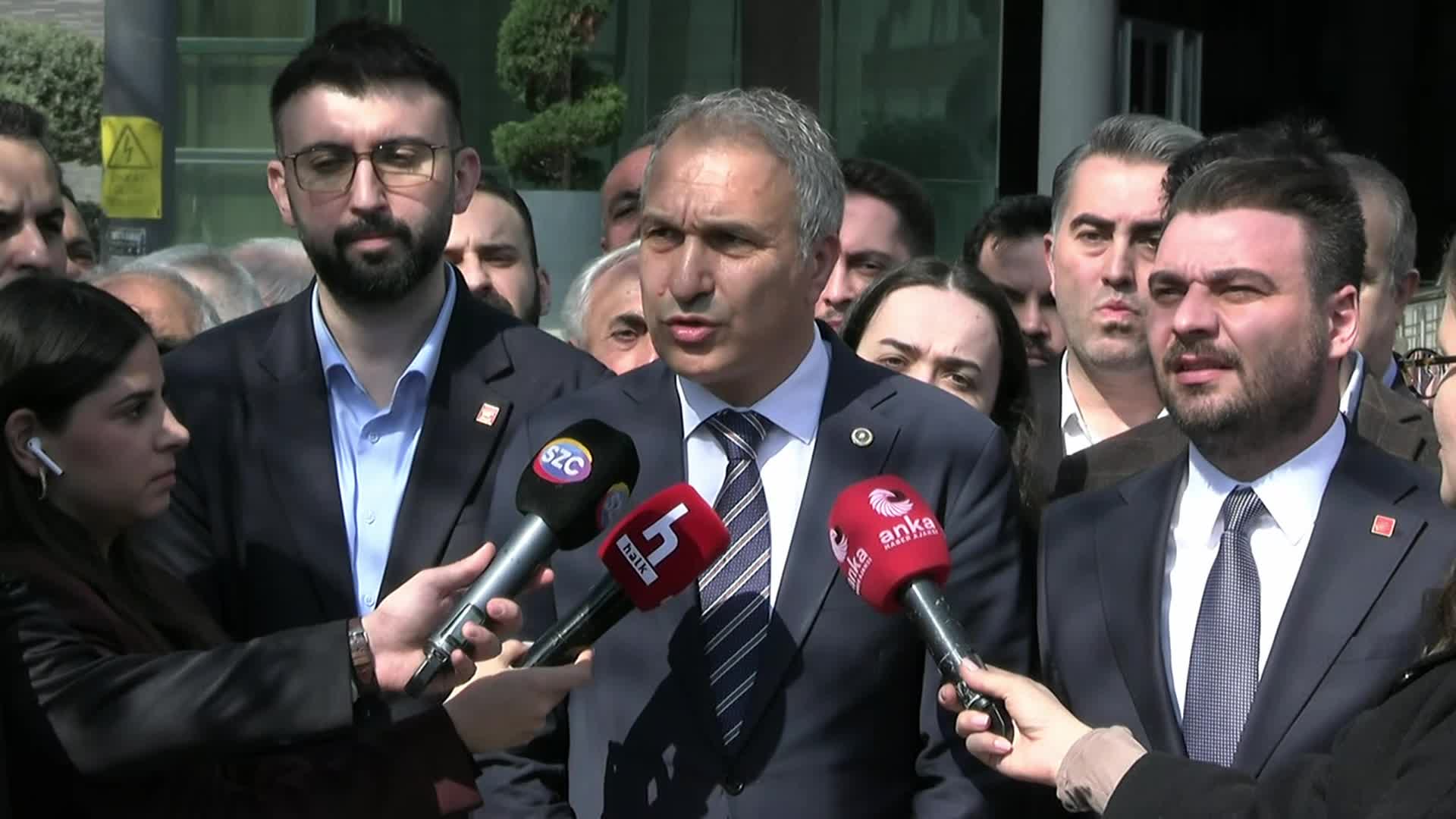 Özçağdaş'tan Üsküdar operasyonuna tepki: Erdoğan’ın bu ilçede yaşaması ve Üsküdar seçimlerini kaybettiğinden bu yana, tıpkı diğer ilçelerde olduğu gibi bunu hazmedememiş olmasının yarattığı sonuç