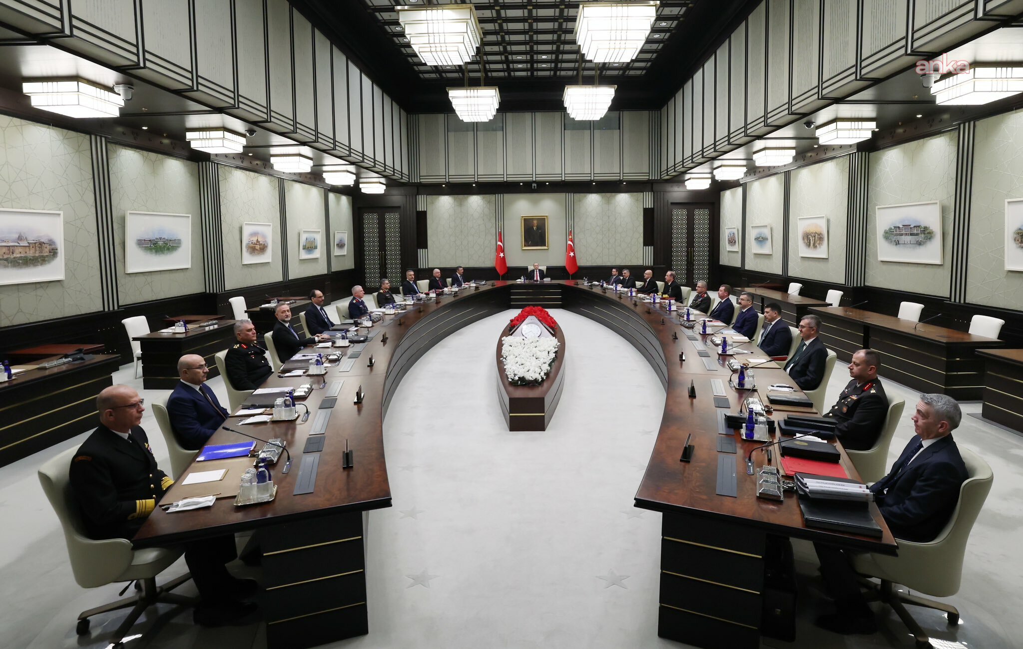 MGK Bildirisi: Çevremizde yaşanan savaşın süreci sabote etmesine izin verilmeyecek, terör milletimizin gündeminden çıkarılacak