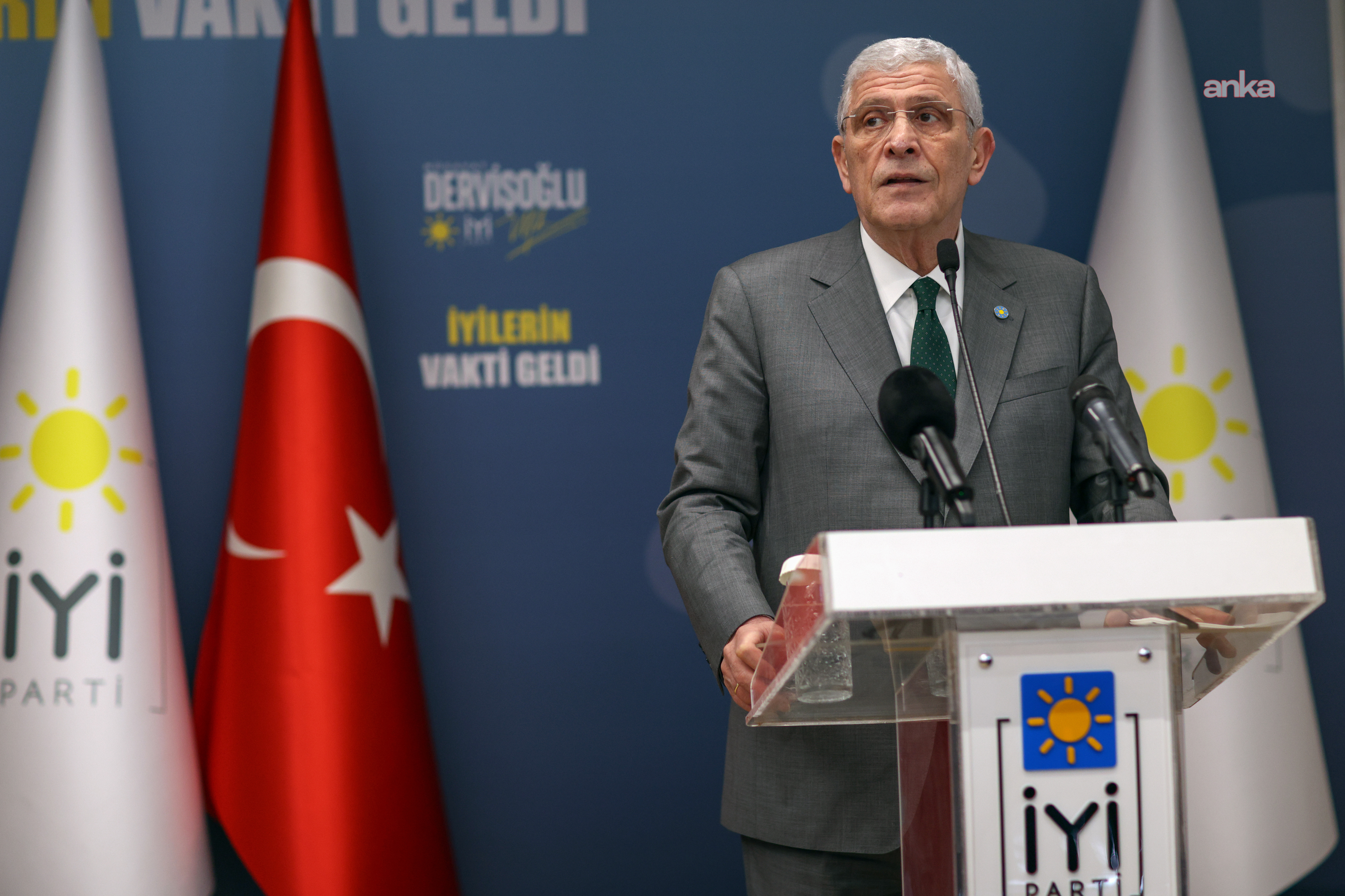 Müsavat Dervişoğlu'ndan 