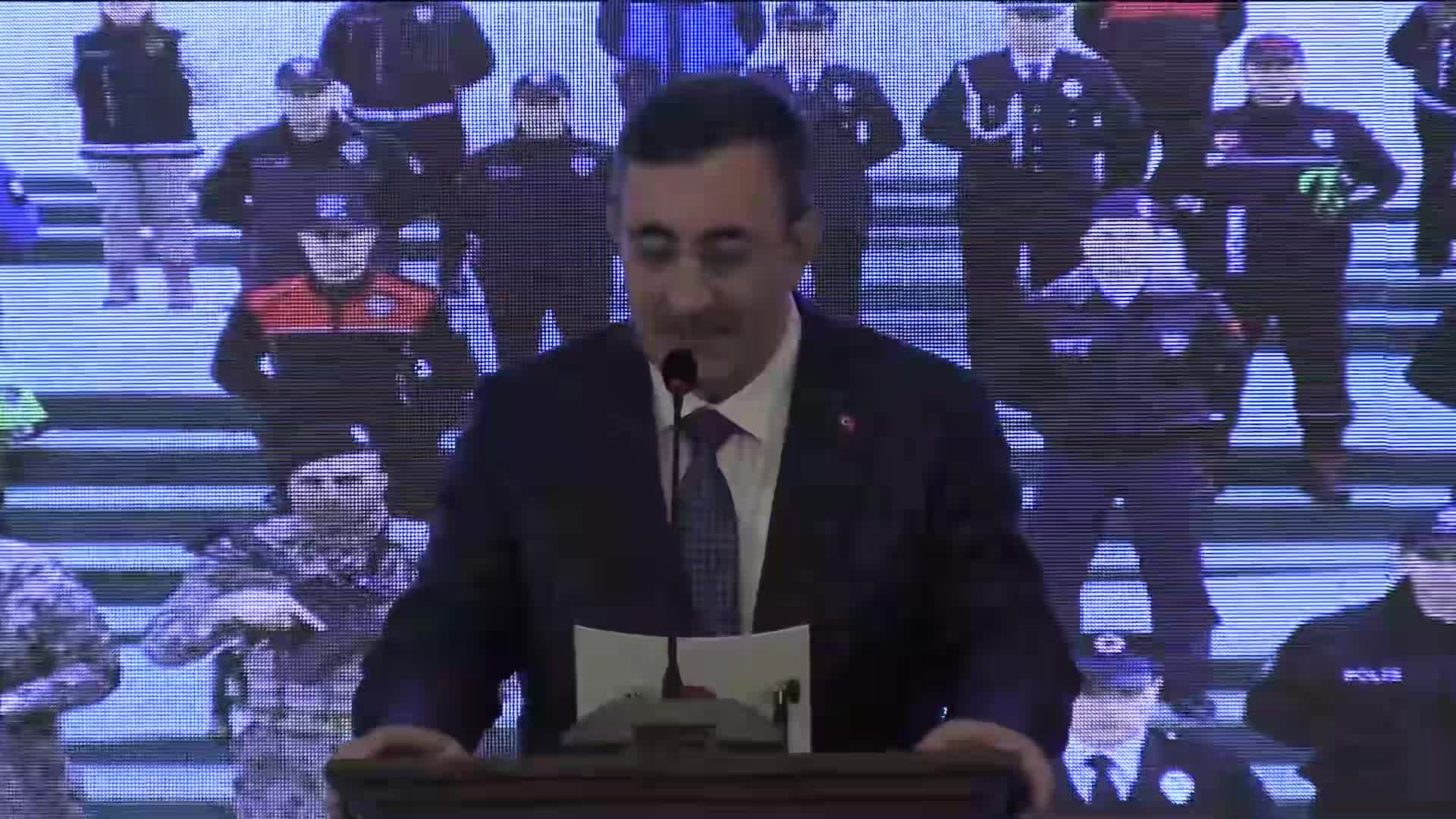 Polis Teşkilatı'nın kuruluşunun 181'inci yıl dönümü programında konuşan Cevdet Yılmaz: Bu topraklarda elde edilen her kazanımın arkasında şehitlerimizin fedakarlığı ve gazilerimizin dirayeti vardır