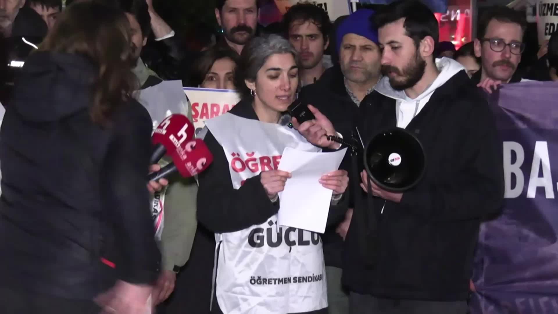 Sendikalar, Başaran Aksu ve Esra Işık’ın tutuklanmasını Limak Holding önünde protesto etti