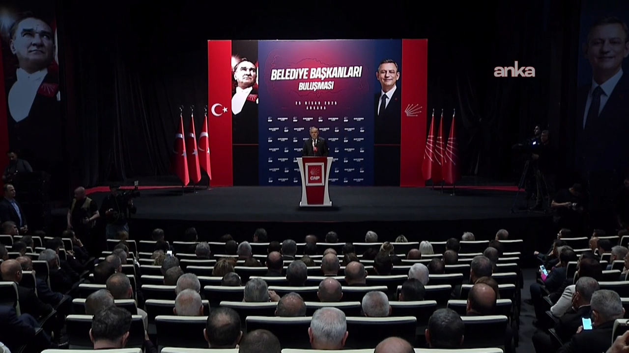 CHP'nin Belediye Başkanları Buluşması'nda İmamoğlu'nun mesajı okundu: Milletin iktidarını engellemeye çalışanlara teslim olmayacağız