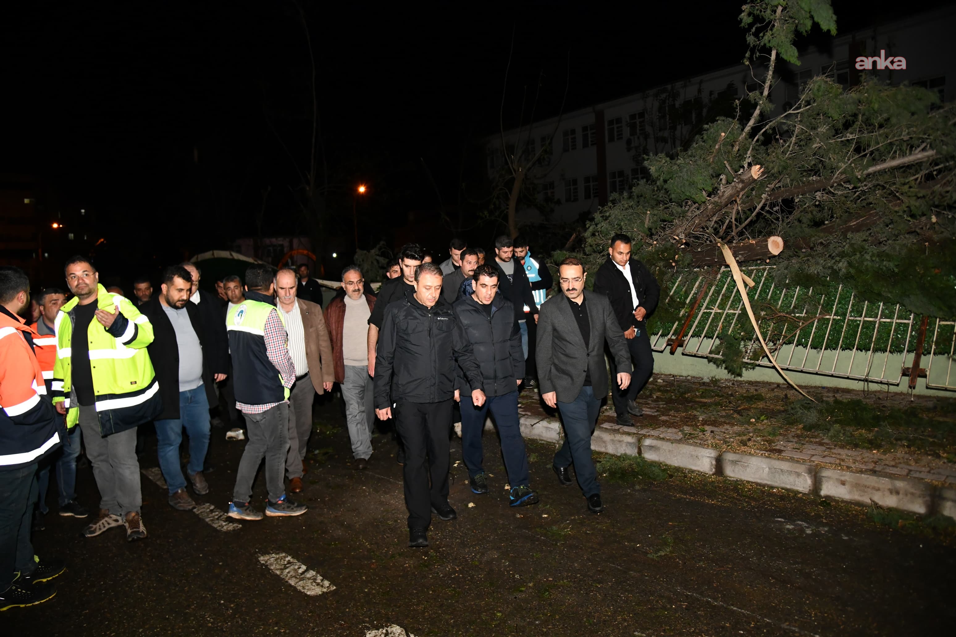 Şanlıurfa'da kuvvetli fırtına ve sağanak... Vali Şıldak: Yaralananlardan 16'sının tedavisi sürüyor