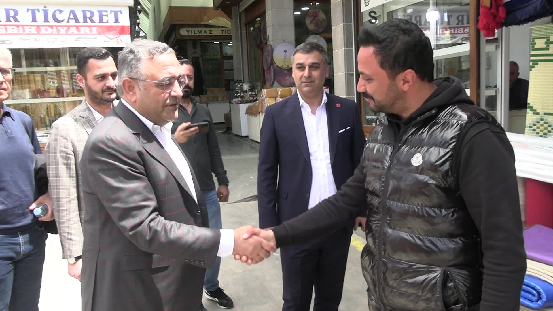 CHP 81 ilde sahaya indi… Sezgin Tanrıkulu: Çarşının enflasyonu yüzde 70’in de üzerinde