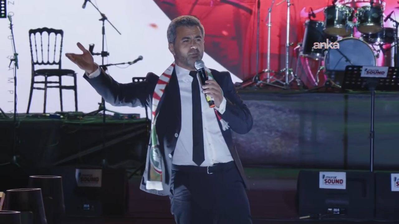 Amedspor şampiyonluk kupasını aldı… 

Kulüp Başkanı Nahit Eren: Bu kulüp Kürt'ün yaşadığı her yerde bir sevinç yarattı