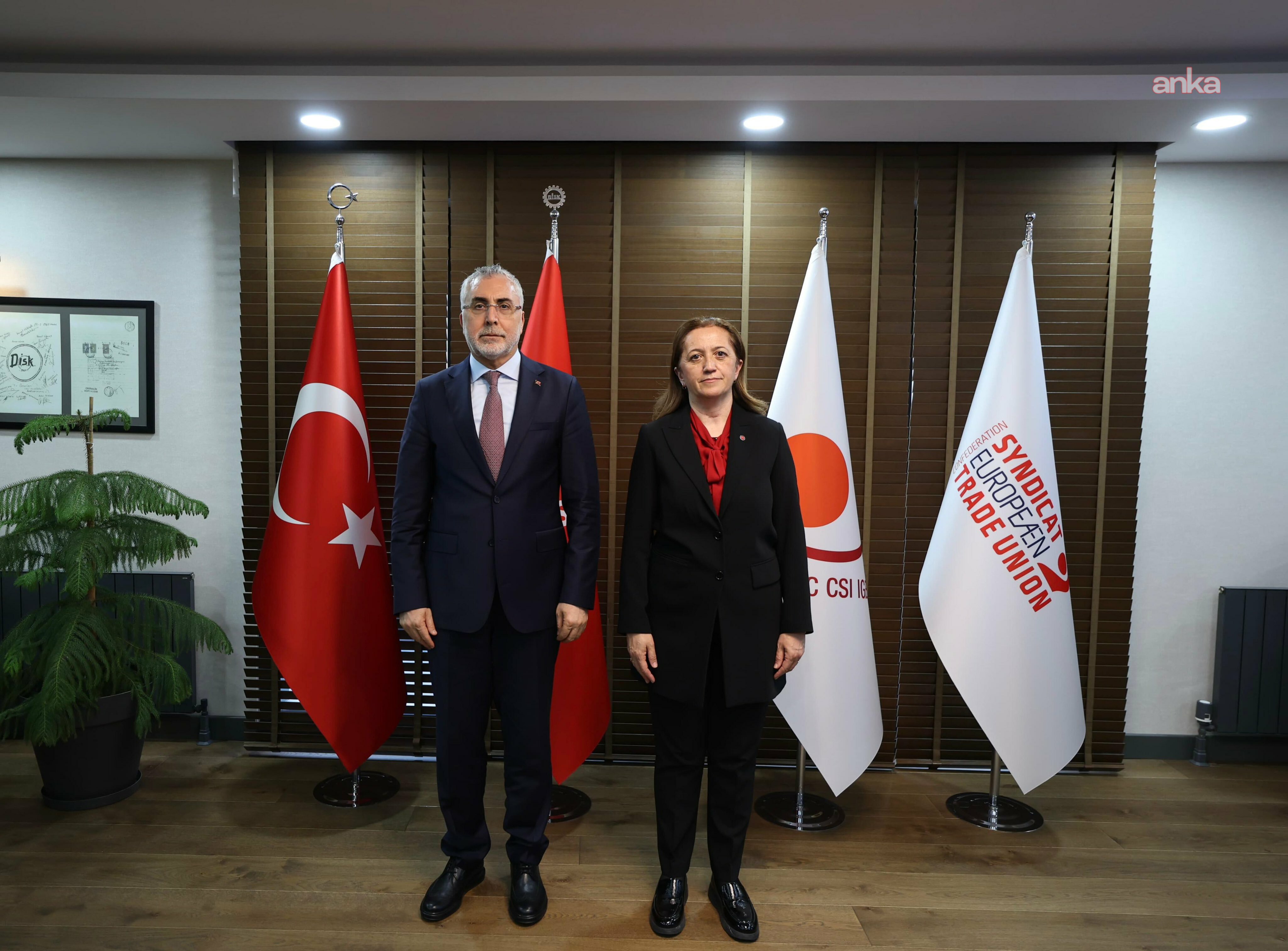Bakan Işıkhan, DİSK Genel Başkanı Çerkezoğlu'nu ziyaret etti
