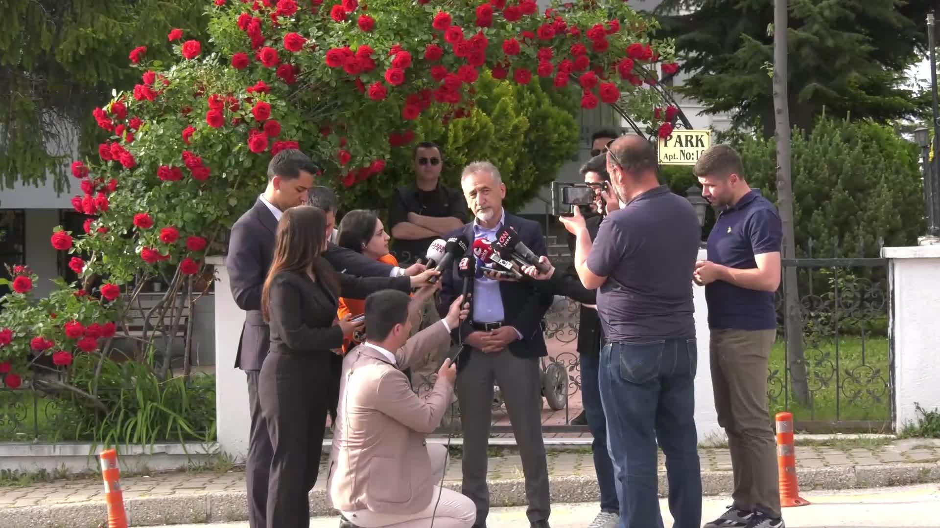 Mustafa Adıgüzel: CHP'de yanlış yapan insanlar varsa iç disiplin mekanizmaları içerisinde gereğini yapmak lazım