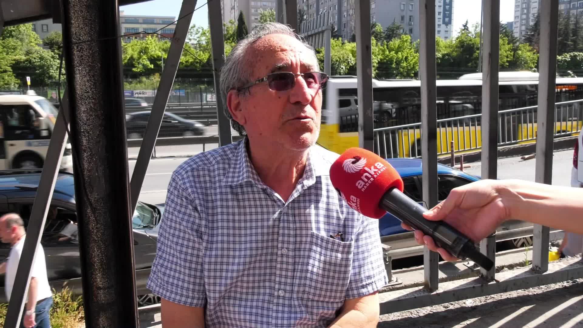 Güneş altında baklava kuyruğunda bekleyen vatandaşlar: İnsanlar 70 lira fark için bekliyor... Kira, çocuk masrafı derken kimsenin elinde para kalmıyor. Bizi bu hale getirenler utansın