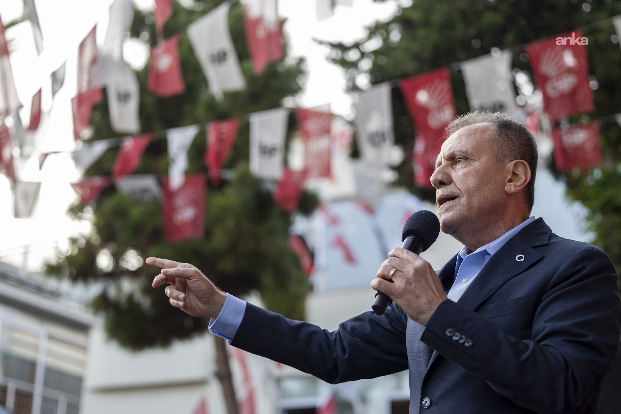 Vahap Seçer: Partinin seçilmiş Genel Başkanı Özgür Özel'dir